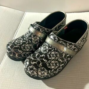 Sanita The Original Danish Clog black & white shoe